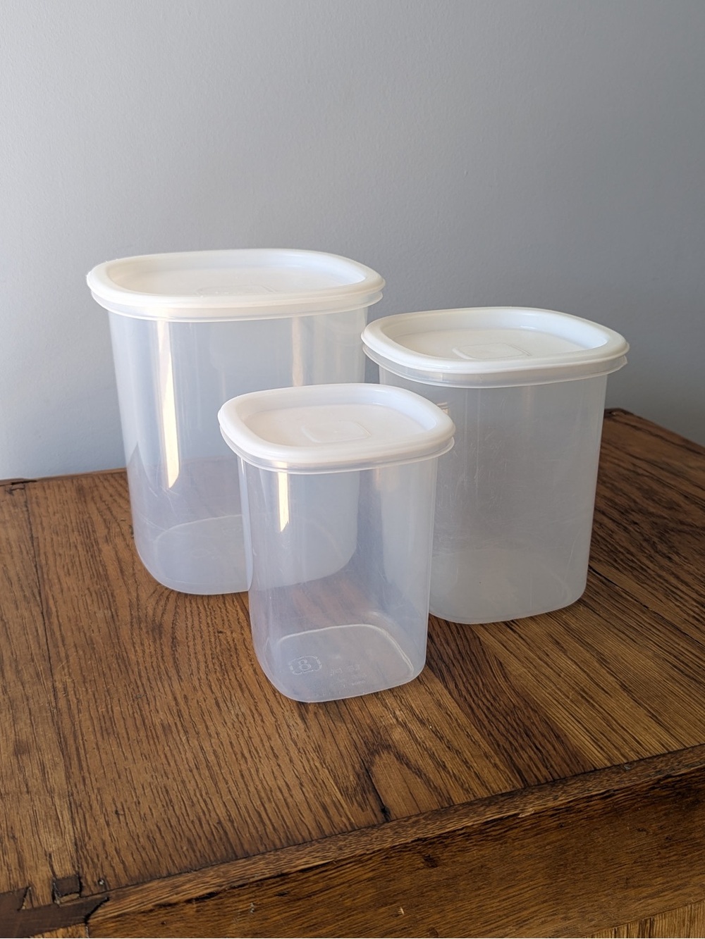 Vintage Rubbermaid Servin' Saver #5 6 8 Canisters Set of 3 - White Lids